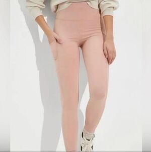 American Eagle NWT The Everything Pocket Leggings size M Light Pink